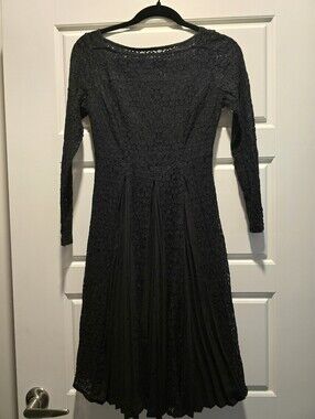 Peacebird Black Lace Long-Sleeve Pleated Paneled Dress - Mainline Size S (155/80